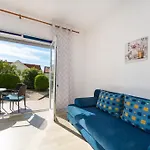 Guesthouse Brist 아파트 브리스트