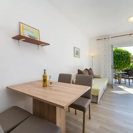 Apartment Guesthouse Brist