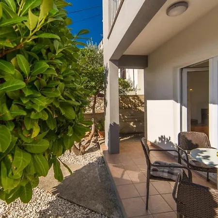 Apartment Guesthouse Brist