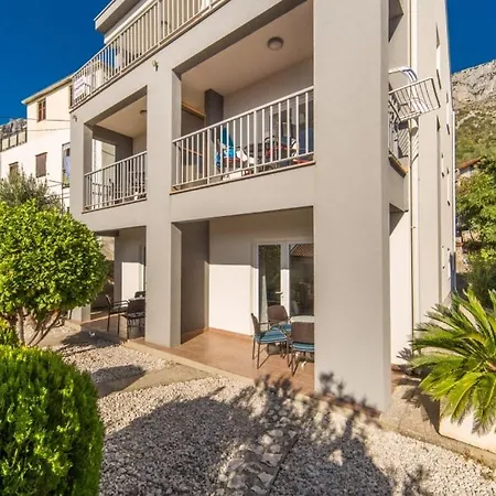Апартаменты Guesthouse Brist *