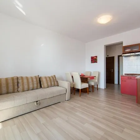 Guesthouse Brist * Брист