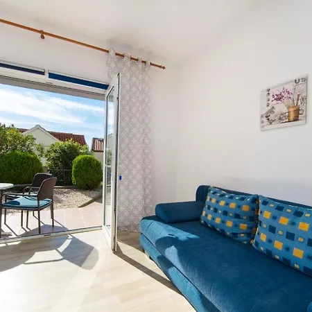 Guesthouse Brist Апартаменты Брист