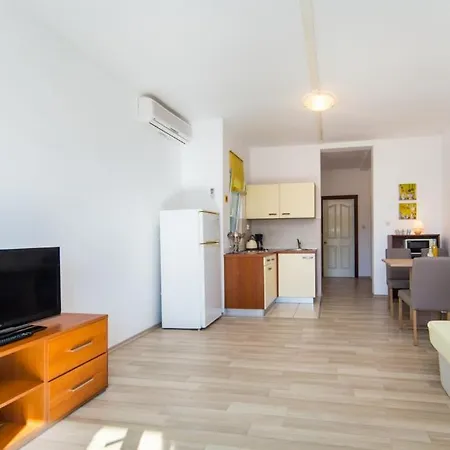 Guesthouse Brist * Брист