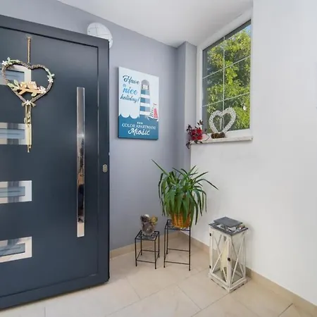 Апартаменты Guesthouse Brist *