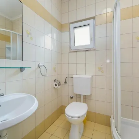 Guesthouse Brist *