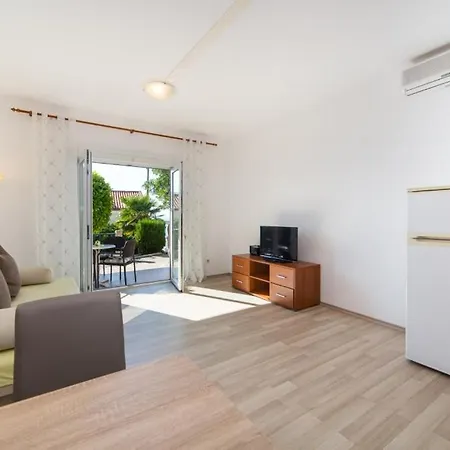 Guesthouse Brist Апартаменты
