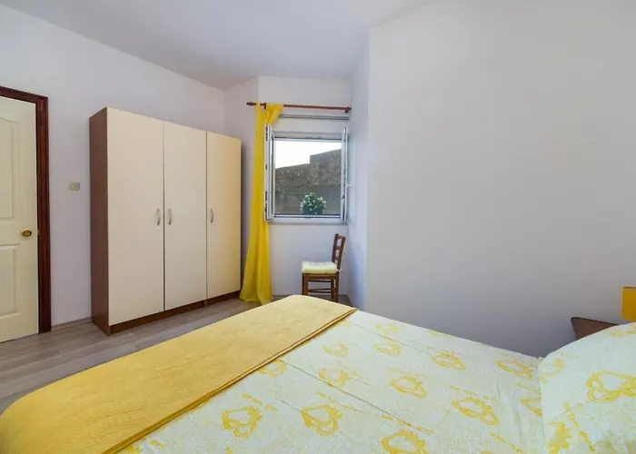 Apartment Guesthouse Brist